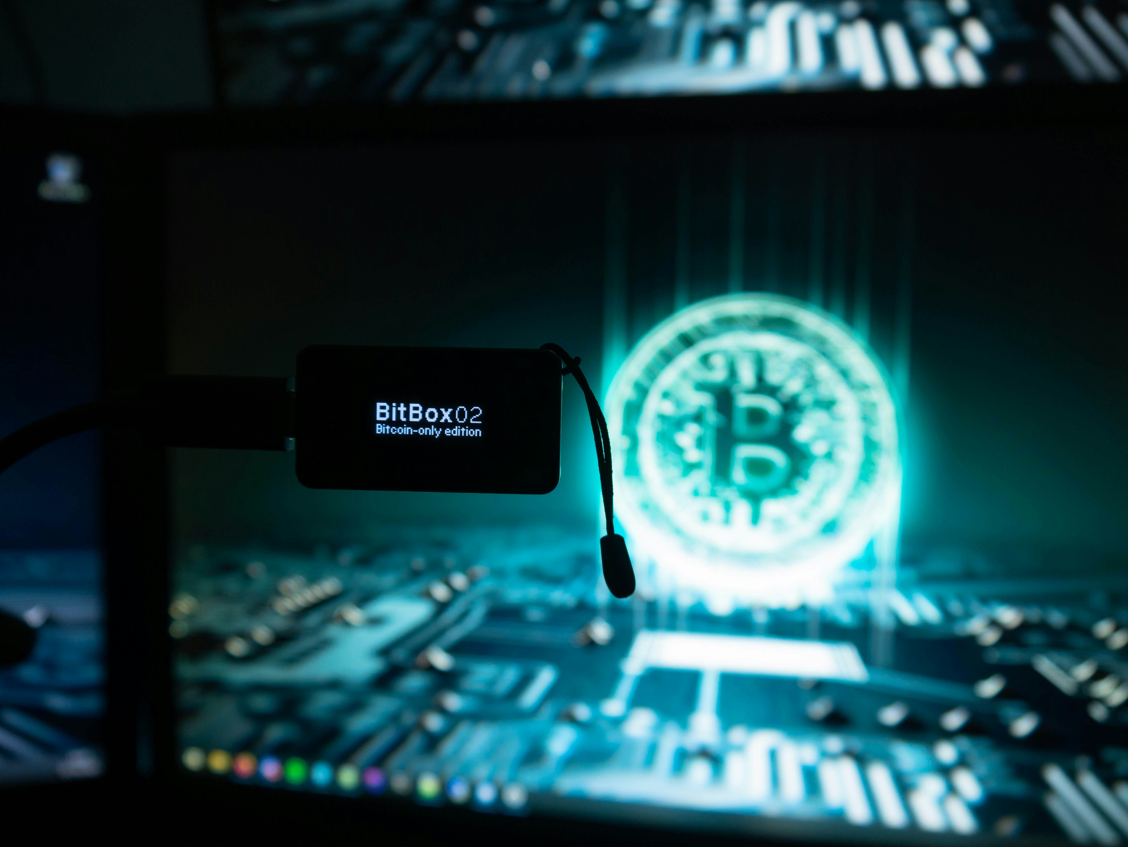 How to Store Bitcoin Safely – Miners Should Understand the Difference Between Hot Wallet and Cold Wallet