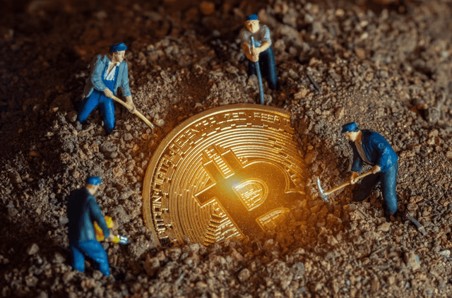 Базовое руководство по майнингу Bitcoin для начинающих: как работает майнинг BTC и остается ли это прибыльным?