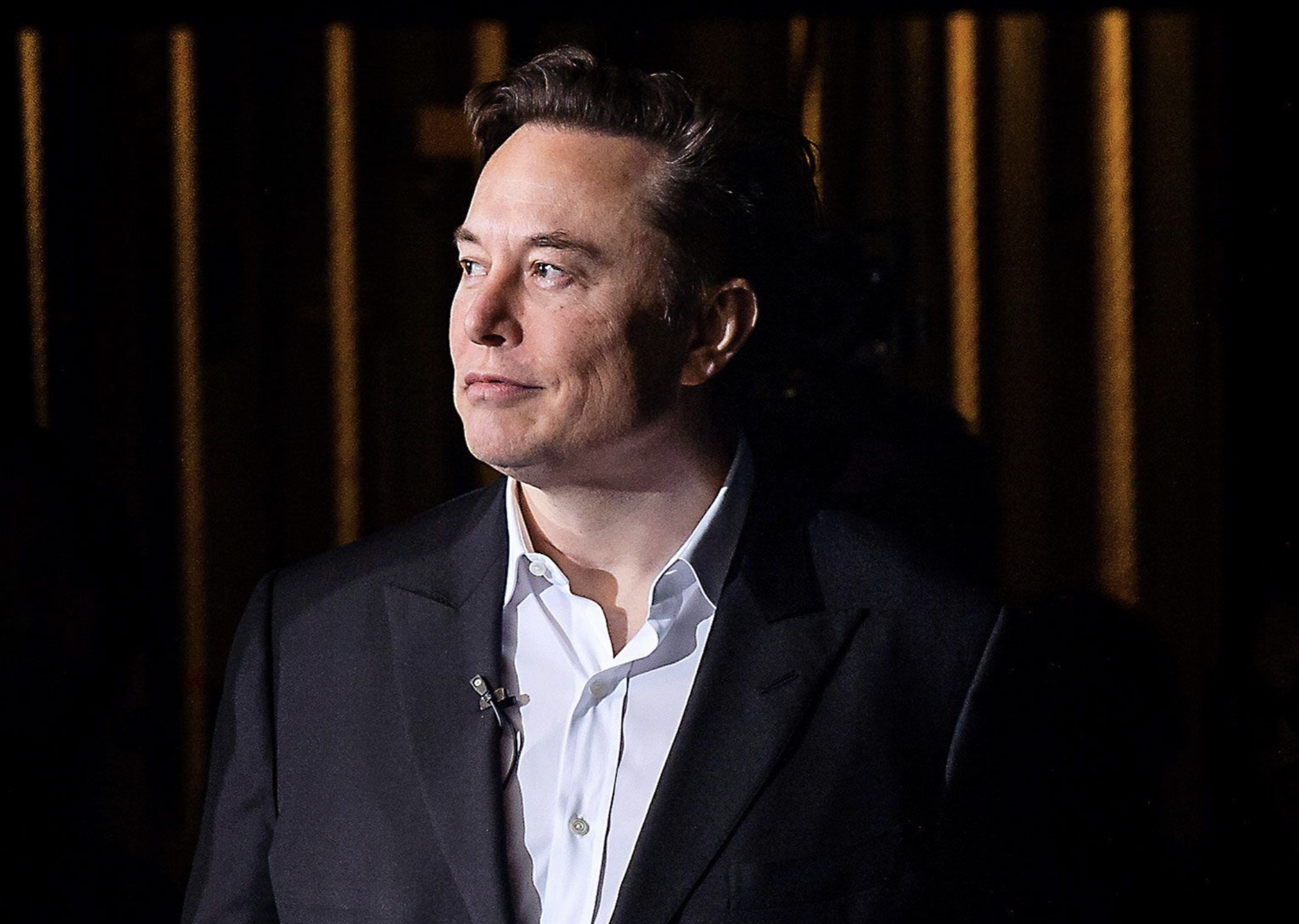 ALT: Dogecoin is a meme coin that gained massive popularity after Elon Musk mentioned it on social media, causing its price to surge and attracting strong support from the online community.